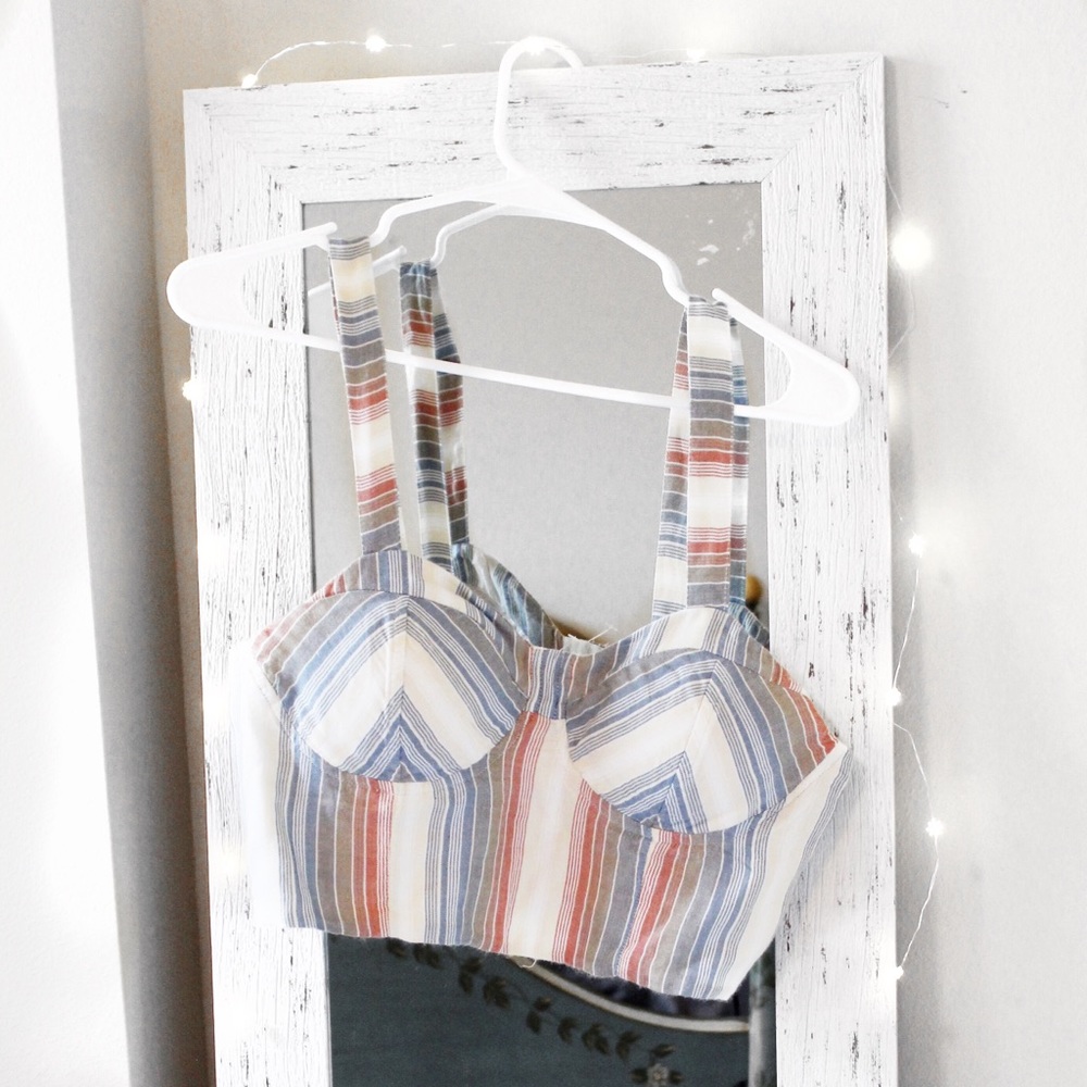 AMERICAN EAGLE CROPPED VINTAGE STRIPED TOP SZ M